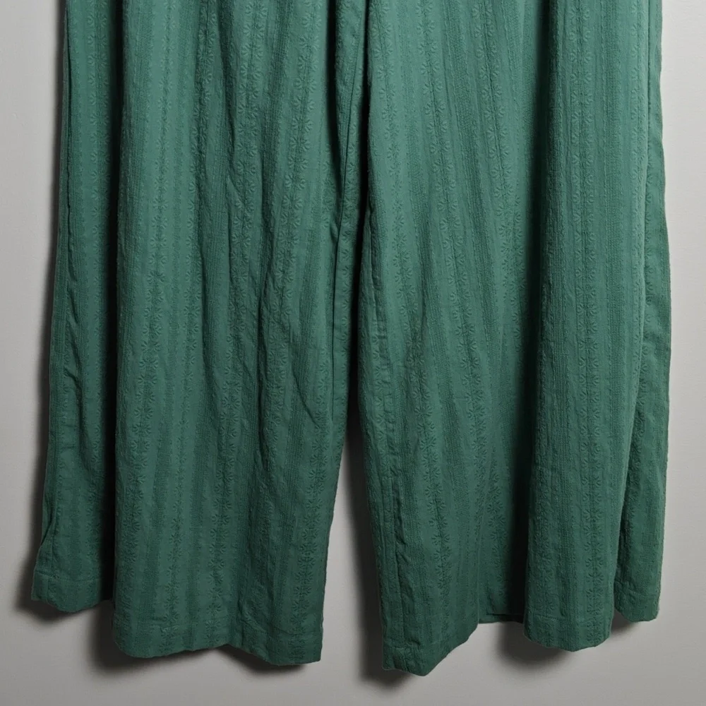 SPLENDID NWT Wide Leg Patterned Trousers in Green Size Medium - Picture 7 of 16